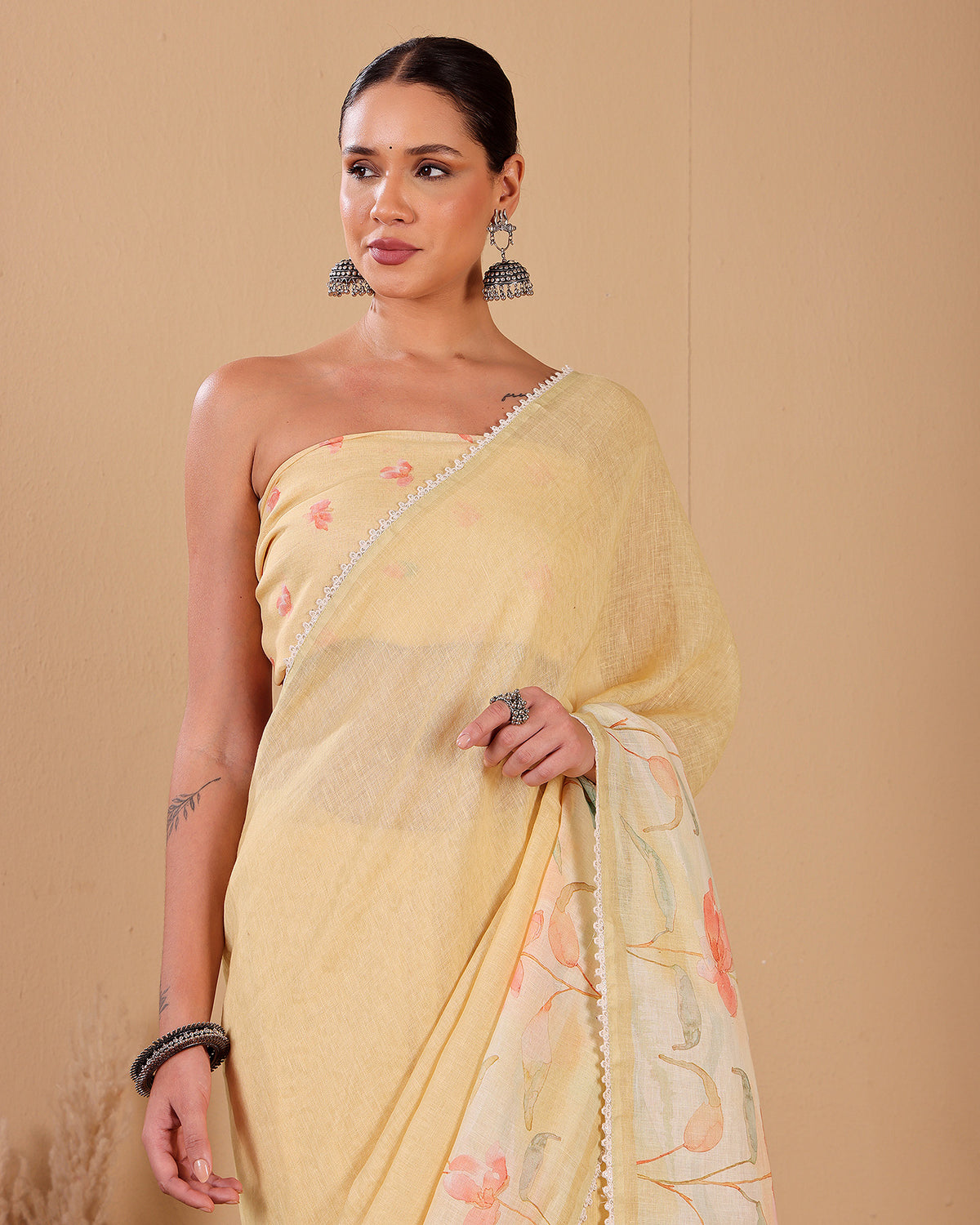 Linen Saree with Lace & Sequin Detailing