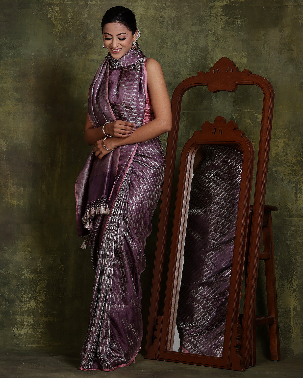 Silver Onion"Colour Pure Katan Silk Tissue Banarasi Handloom Saree